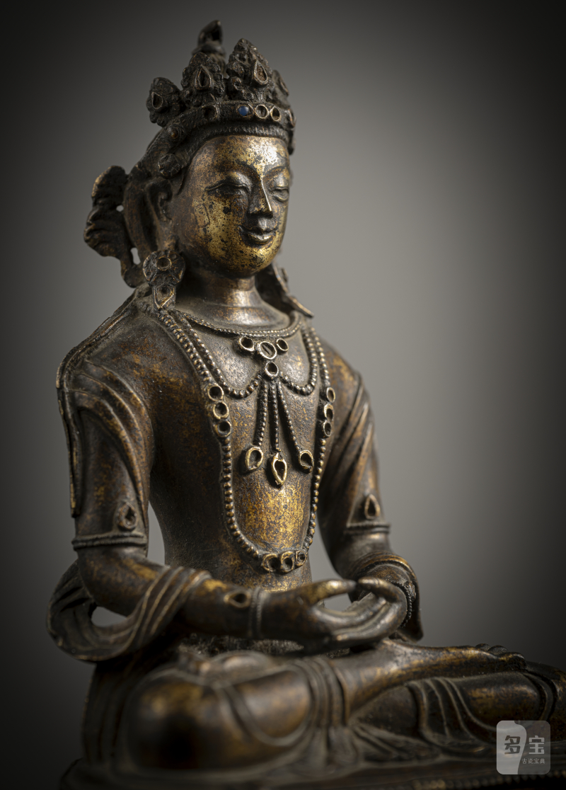 A GILT-BRONZE FIGURE OF AMITAYUS - 图4